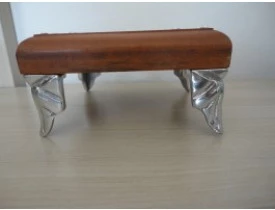 Mesinha decorativa em madeira com Strass
